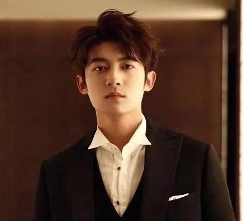 娱乐吃瓜君男演员,男演员背后的故事与成长历程